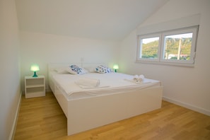 Apartment, 2 Bedrooms | In-room safe, free WiFi