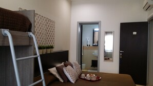 Quadruple Room | In-room safe, soundproofing, cribs (free), rollaway beds (surcharge) - B&B Li Brilli (Alliste)