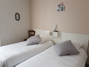 Decoración individual, mobiliario individual, cortinas opacas