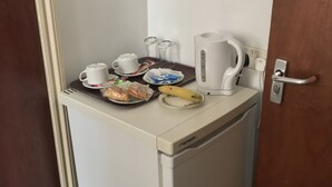Double Room | Room amenity - Gosfield House Hotel (London)