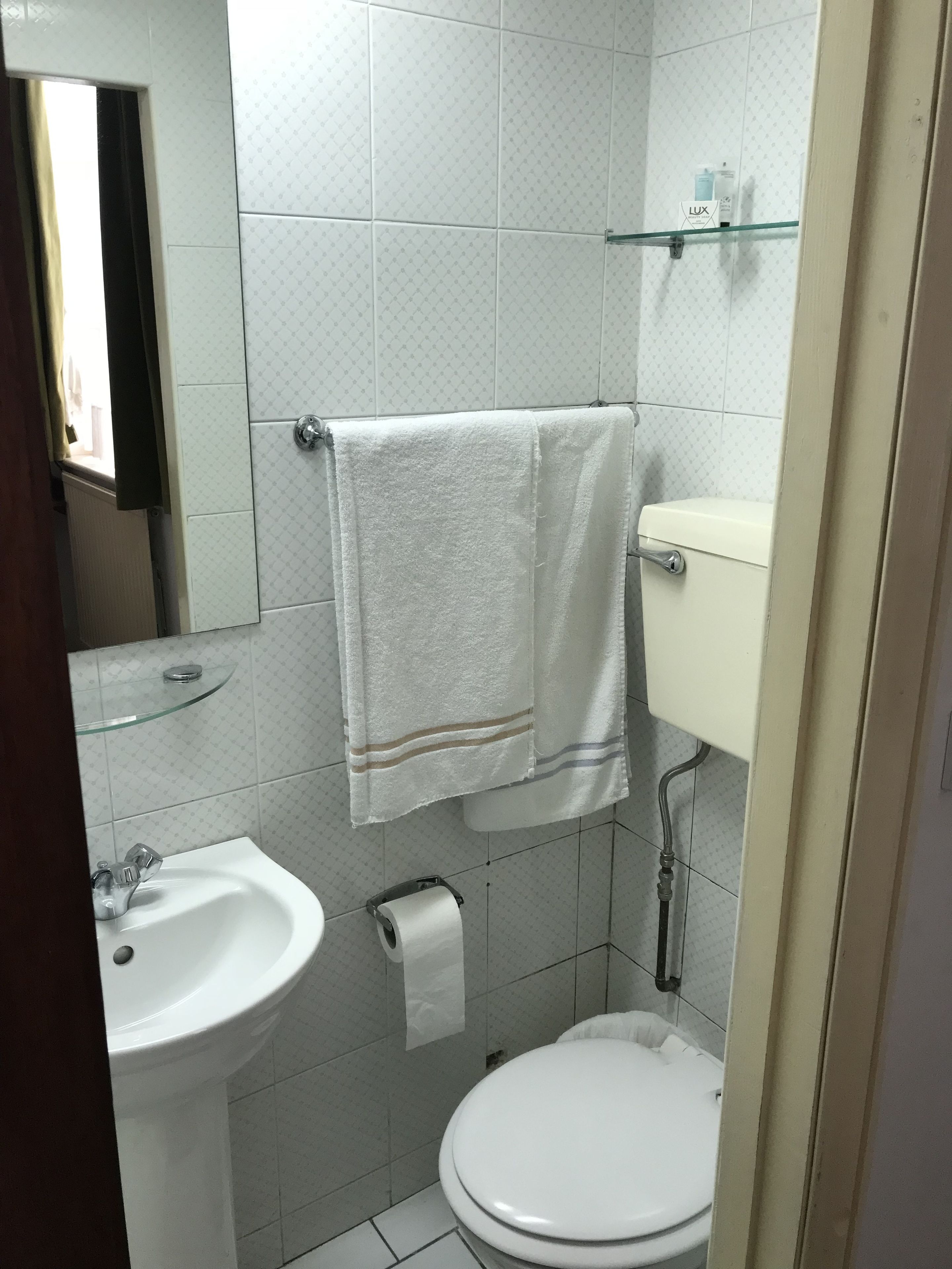 Shower, towels