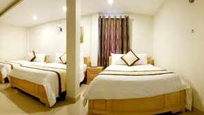 Minibar, WiFi (free), bed sheets - Europa Hotel (Xuan Huong - Da Lat)