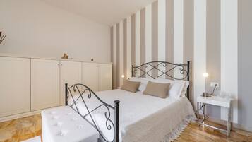 Doppia Deluxe | Minibar, una scrivania, Wi-Fi gratuito, lenzuola