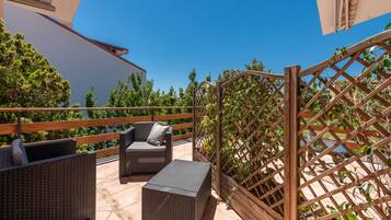 Deluxe Double Room | Terrace/patio