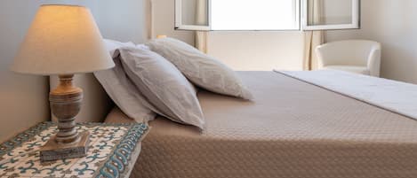 Panoramic Studio, Canal View