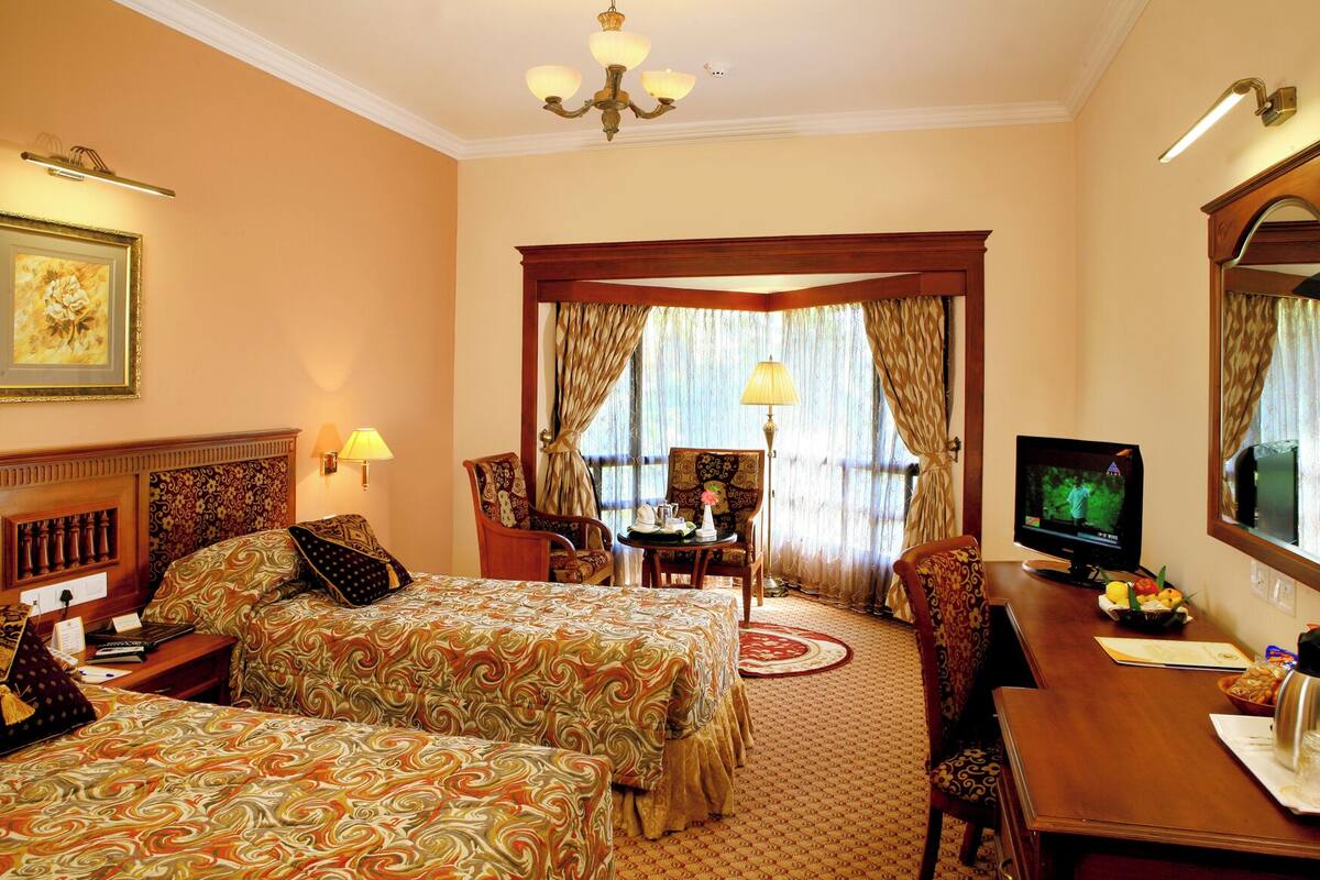 Club Double Room, 1 Double Bed, Accessible, Non Smoking | Premium bedding, Select Comfort beds, minibar, in-room safe