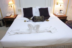 Presidential Suite, 1 King Bed, Smoking | Premium bedding, Select Comfort beds, minibar, in-room safe