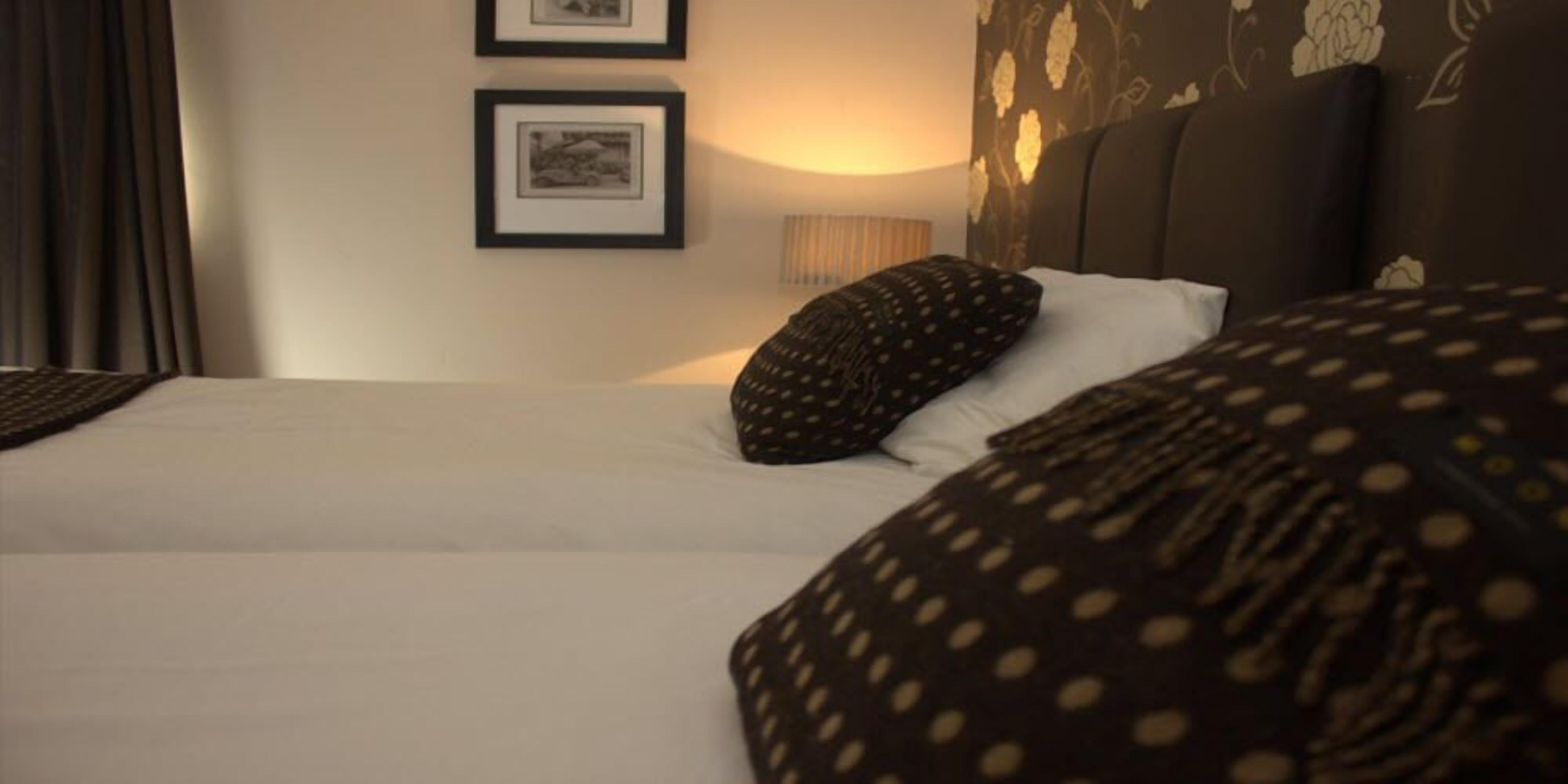 twin room | desk, iron/ironing board, free wifi, bed sheets