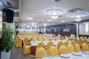 Innenbereich für Hochzeiten