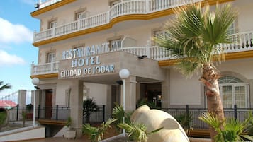 Fachada de la propiedad