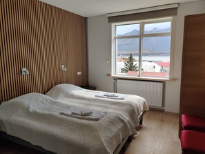 ห้องทวิน, ห้องน้ำส่วนตัว | ผ้าม่านกันแสง, Wi-Fi ฟรี, ผ้าปูที่นอน