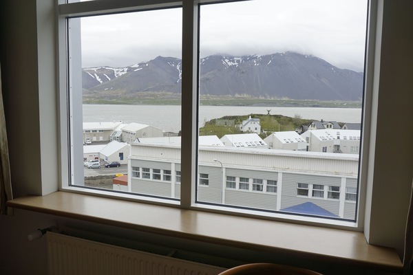 Twin Room, Private Bathroom | Desk, blackout curtains, free cots/infant beds, free WiFi