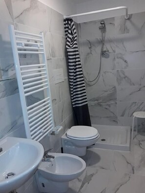 Bathroom - B&B Saffi (Canosa di Puglia)