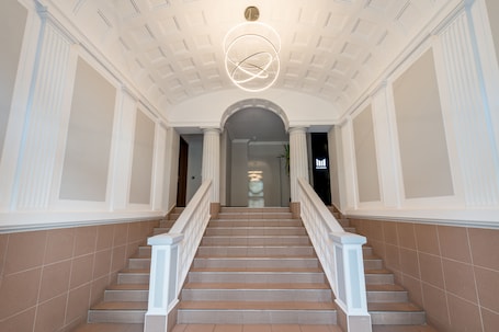 Interior entrance. Apart Avenue 22