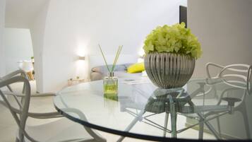 Chambre Quadruple Standard | Restauration dans la chambre