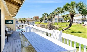 Outdoor dining - 🏝️🏖️Sandpiper Cove, Private Beach Access Overlooks Heated Pool (Destin)
