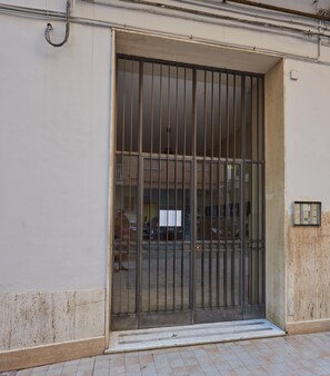 Property entrance - Il Chiattillo (Naples)