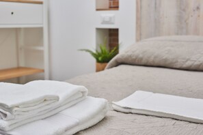Phòng đôi Deluxe | Bộ trải giường bằng vải cotton Ai Cập, bộ đồ giường cao cấp 