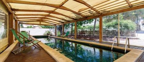 Indoor pool, pool loungers