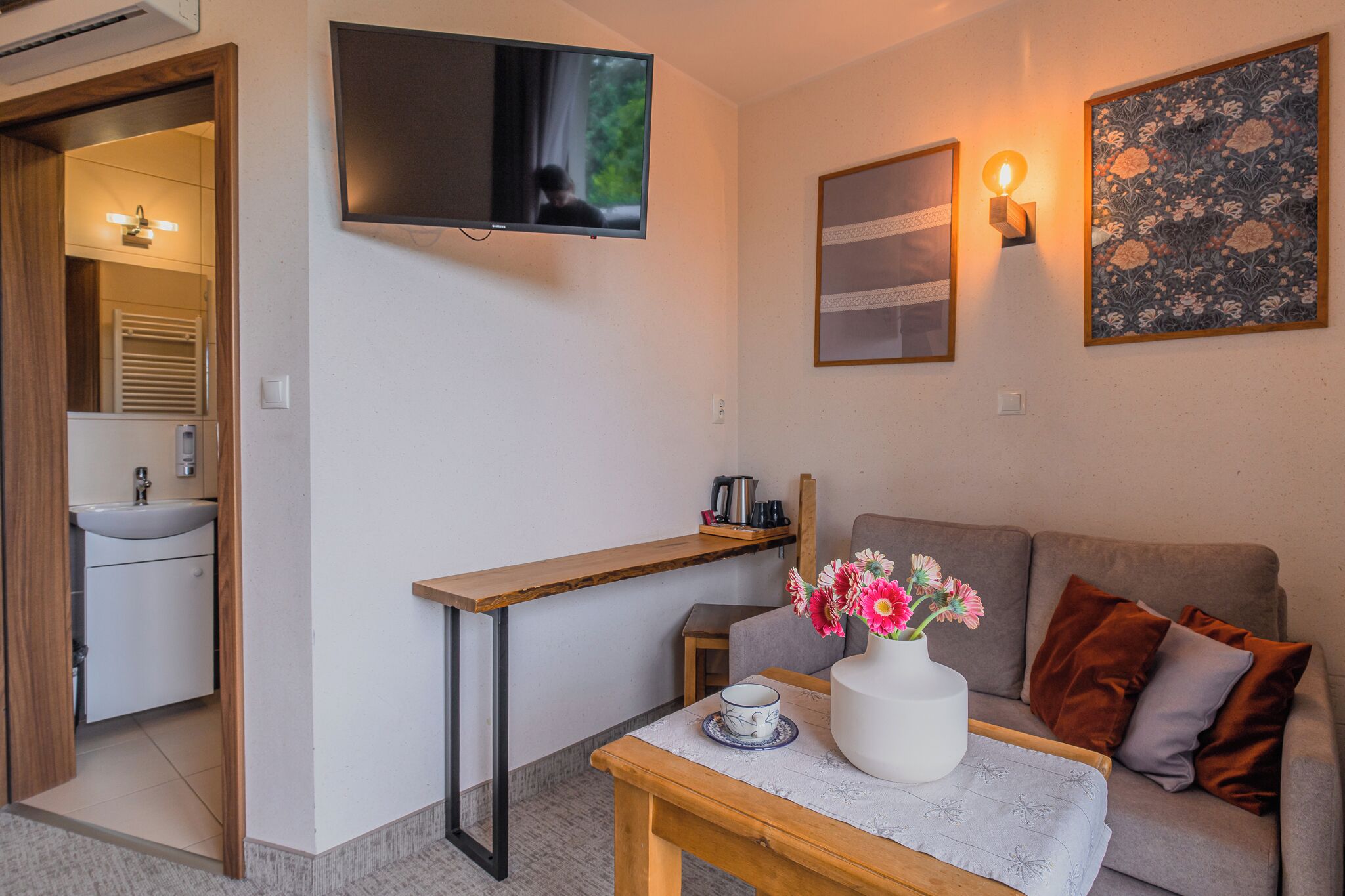 desk, iron/ironing board, cots/infant beds, free wifi