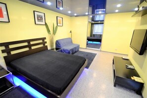 スタジオ (A-9) | デスク、WiFi (無料)、ベッドシーツ