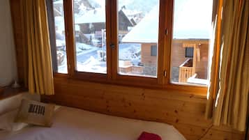 Quadruple Room, Private Bathroom | Free WiFi, bed sheets