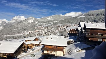 Economy-Doppel- oder -Zweibettzimmer, eigenes Bad | Blick auf die Berge