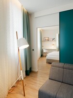 Deluxe Studio URBIS | In-room safe, soundproofing, iron/ironing board, free cribs/infant beds