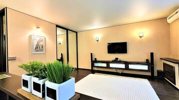 Apartment, 1 Doppelbett (А-112) | Bügeleisen/Bügelbrett, kostenloses WLAN, Bettwäsche