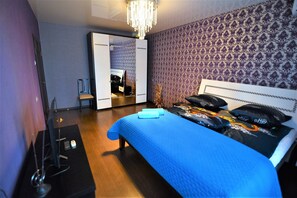 Departamento (A-136) | Baño | Tina con regadera, amenidades de baño gratuitas, secadora de cabello