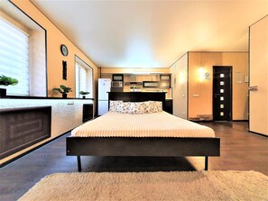Departamento, 1 cama matrimonial (А-112) | Tabla de planchar con plancha, wifi gratis y ropa de cama