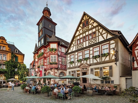 Exterior. Goldener Engel Hotel - Restaurant