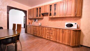 Apartment | Eigene Küche | Kühlschrank, Mikrowelle, Herdplatte, Wasserkocher
