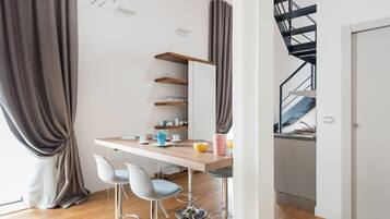 Apartment, 2 Bedrooms | In-room dining