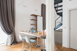Apartment, 2 Bedrooms | In-room dining - Loft Mercado a Ortigia (Syracuse)