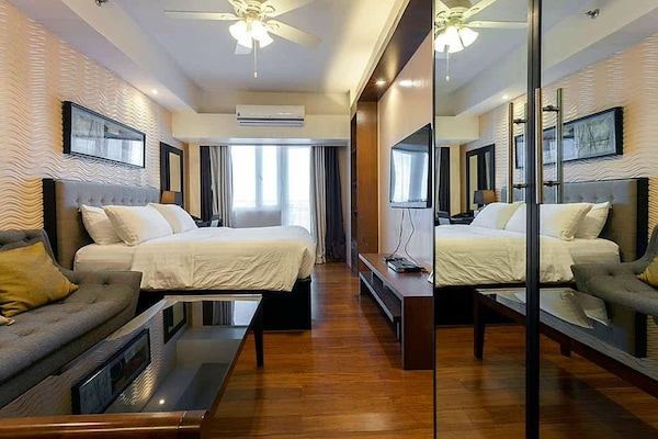 Ropa de cama de alta calidad, colchones Select Comfort y minibar