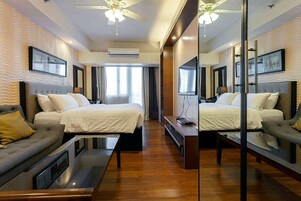 Executive Studio | Premium bedding, Select Comfort beds, minibar, in-room safe