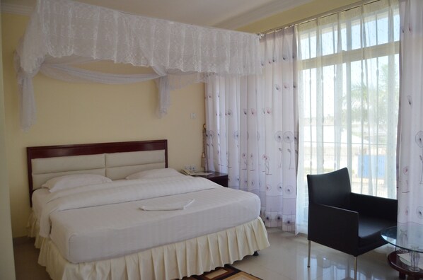 Desk, free cots/infant beds, free WiFi, bed sheets