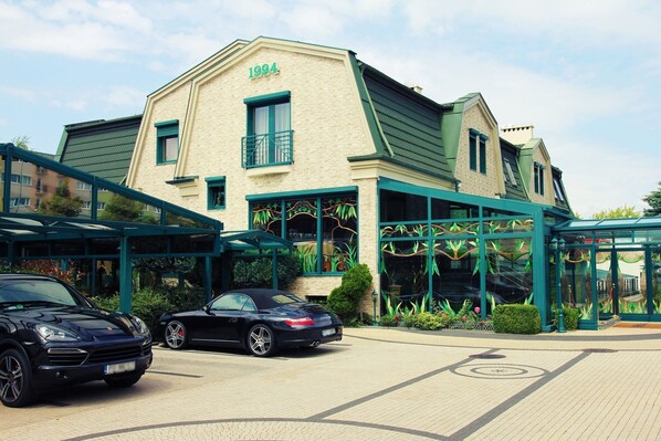 Exterior - Hotel Mat's (Poznan)