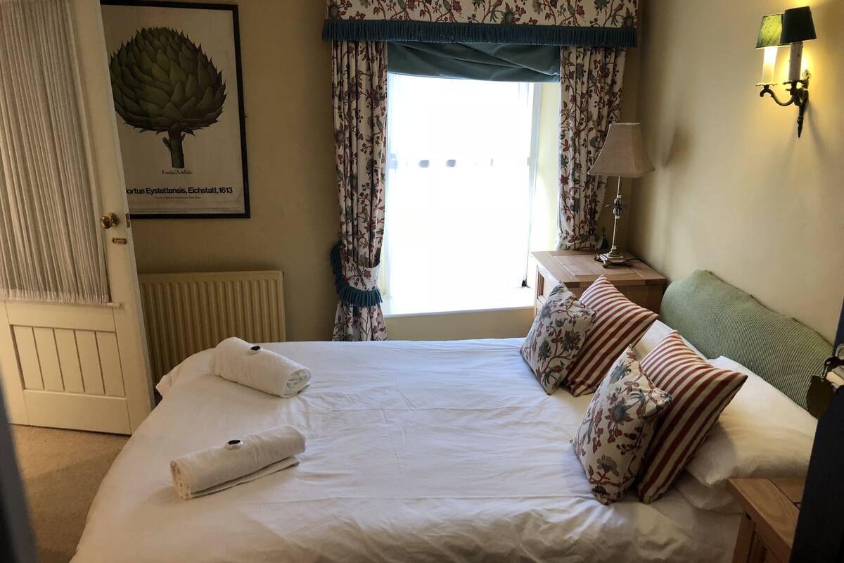 Desk, blackout curtains, iron/ironing board, free WiFi