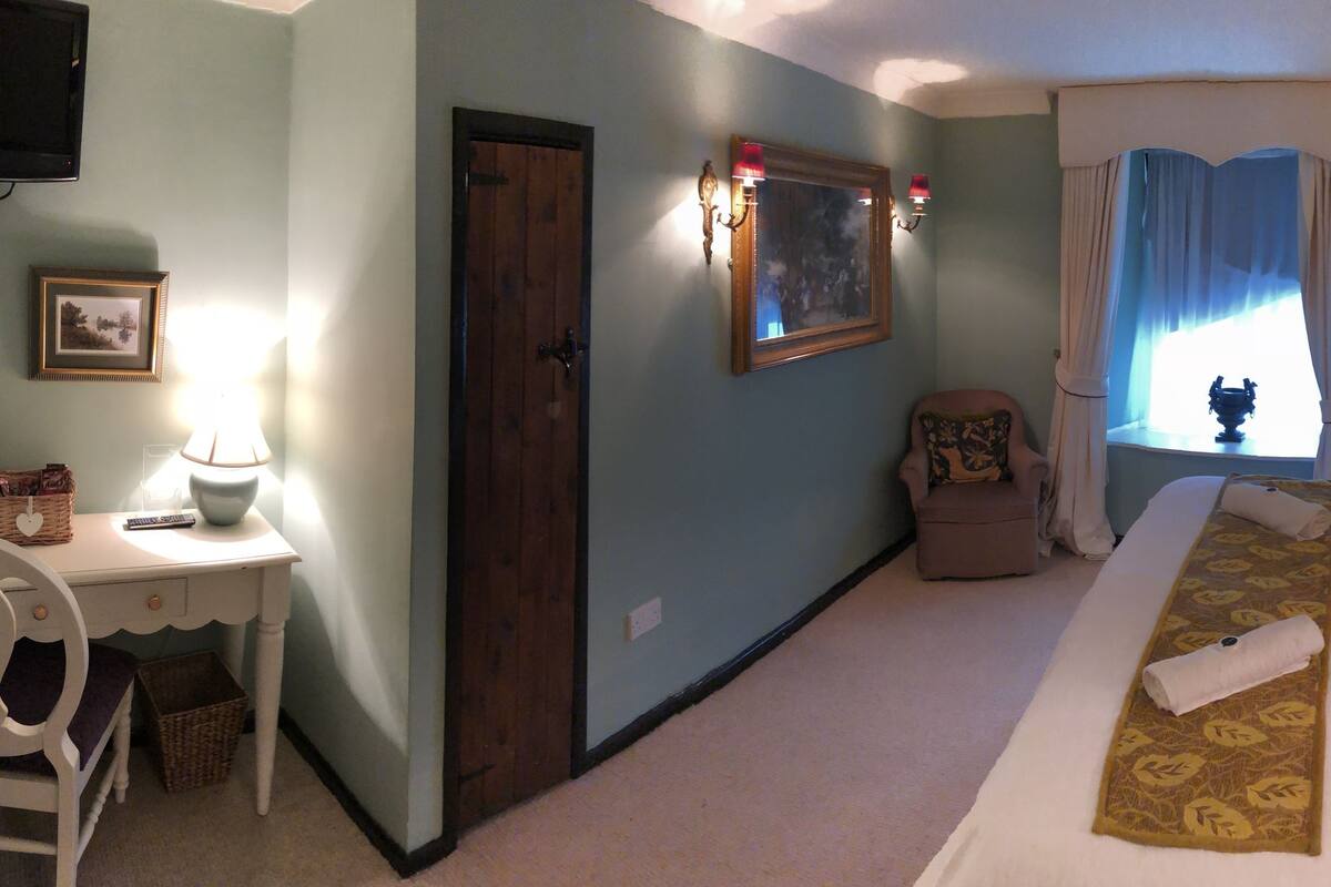 Desk, blackout curtains, iron/ironing board, free WiFi