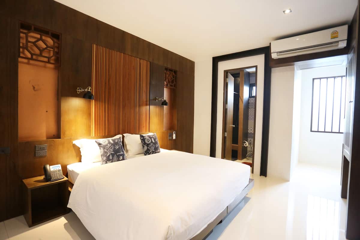 Habitación superior con 1 cama matrimonial o 2 individuales | Caja de seguridad en la habitación, wifi gratis y ropa de cama