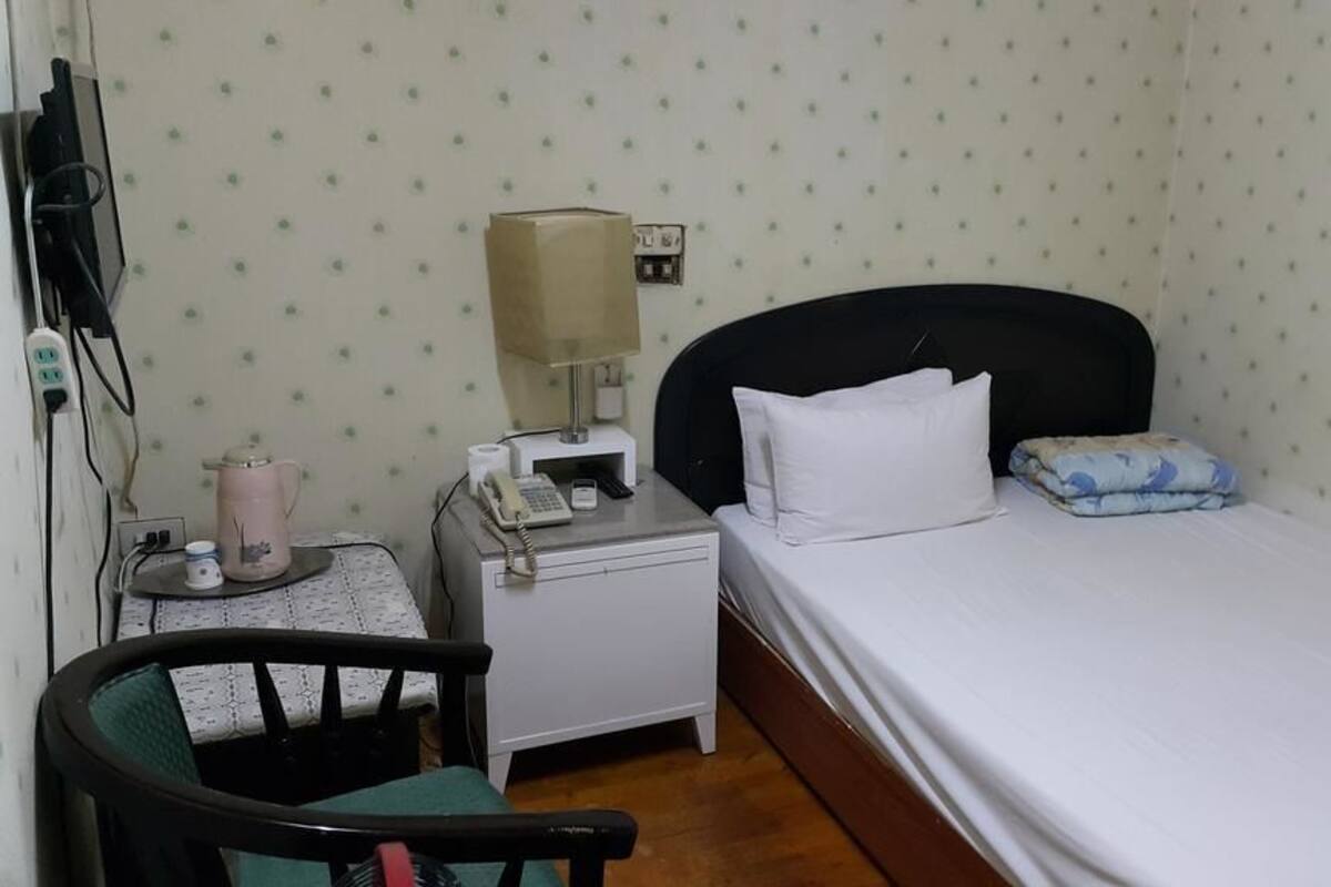 Habitación doble económica | Escritorio, cortinas blackout, insonorización y wifi gratis