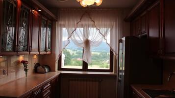 Tempat makan keluarga