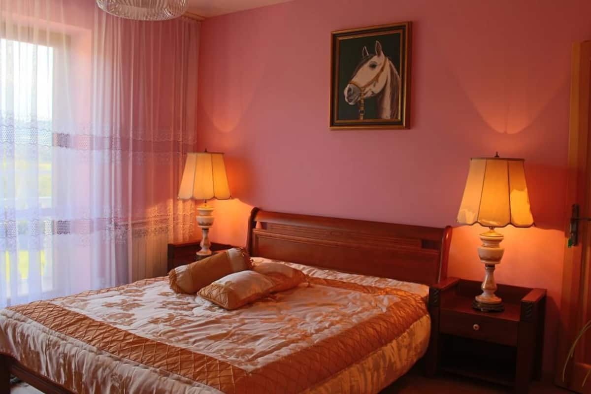 Comfort Triple Room, Mixed Dorm, Bathtub | 1 bedroom, minibar, in-room safe, individually decorated