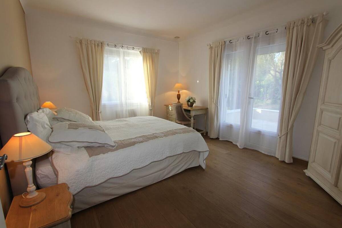 Doppelzimmer (Olive) | Zimmersafe, Schreibtisch, schallisolierte Zimmer, kostenloses WLAN