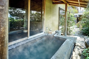 Kamar Premier, Bebas Asap Rokok (Japanese-style, With Open-Air Bath) | Kamar mandi | Bathtub dan shower terpisah dan bathtub besar