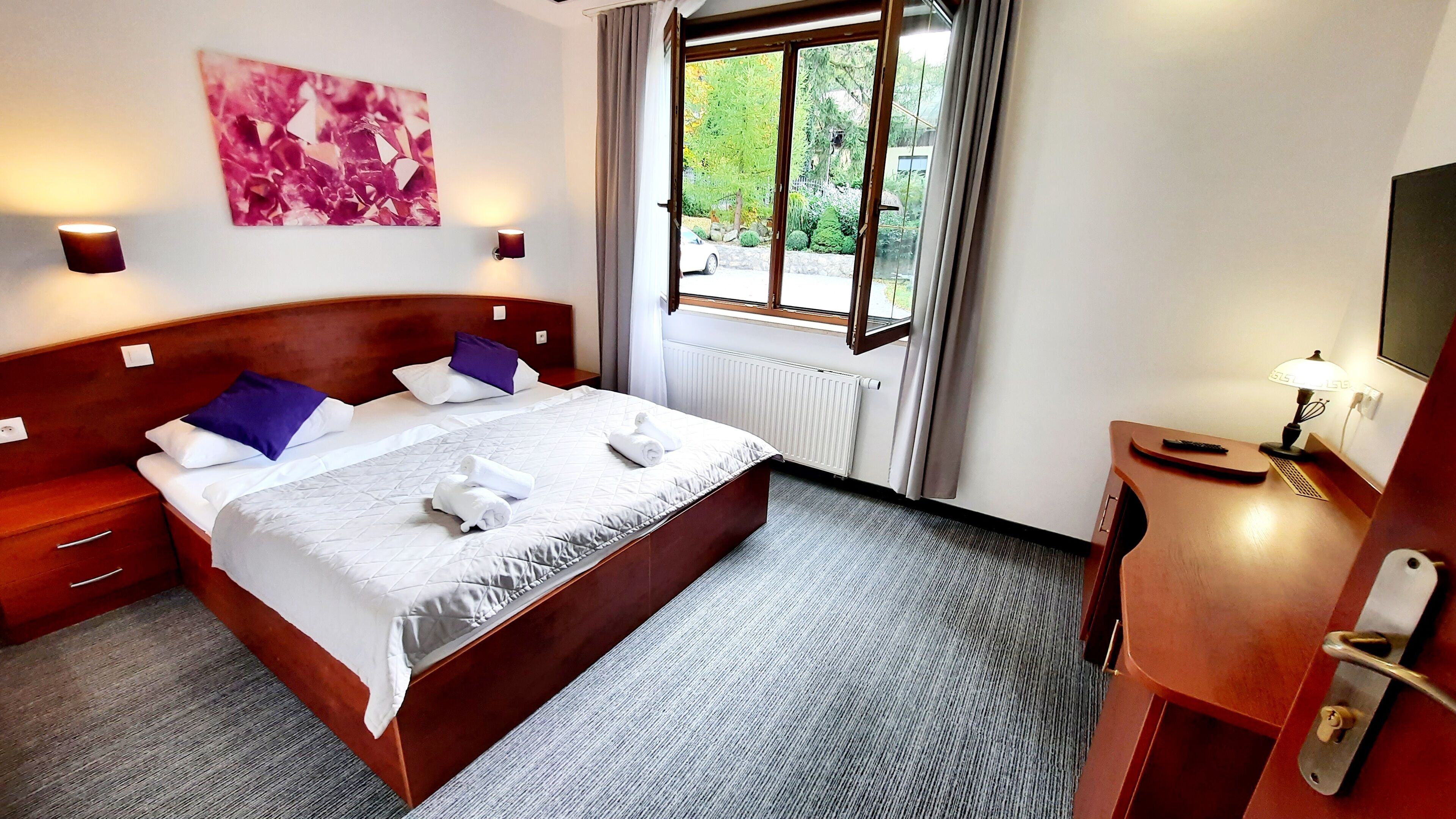 studio | desk, blackout curtains, iron/ironing board, free cots/infant beds