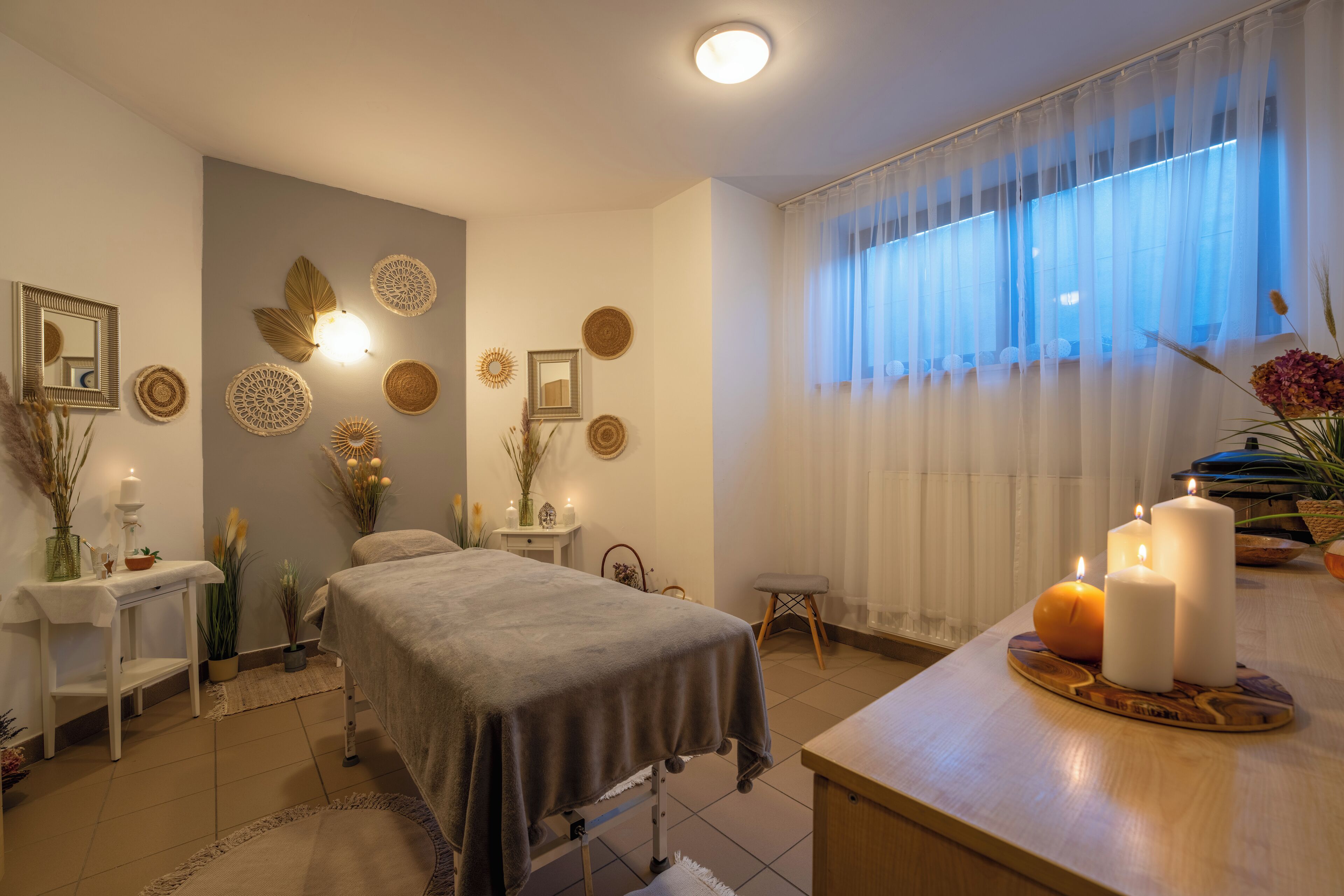 body treatments, hot stone massages, sports massages, body scrubs