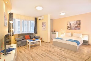 Deluxe Studio, Balcony - Central Studio 2 (Burgas)